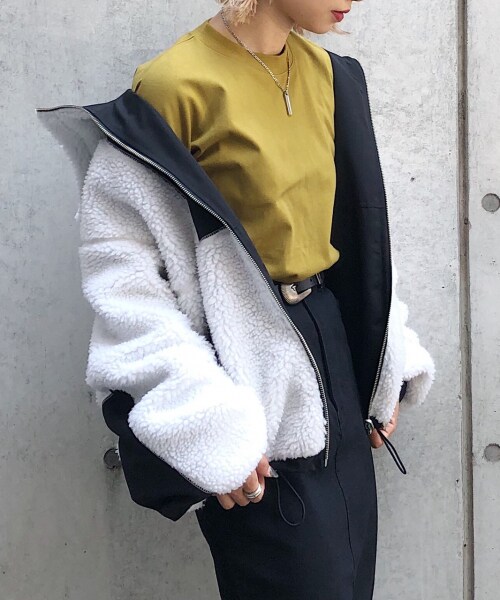 PAGEBOY（ページボーイ）の「ボアリバーシブルフードブルゾン（ジャケット/アウター・ホワイト×ブラック/アイボリー×カーキ/ブラウン×ネイビー）」の4枚目の写真