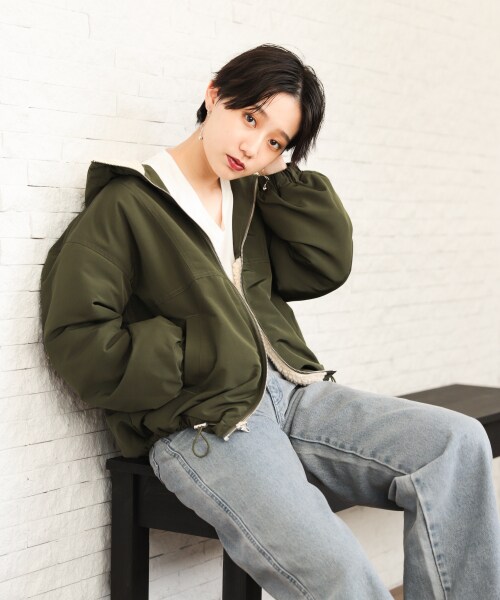 PAGEBOY（ページボーイ）の「ボアリバーシブルフードブルゾン（ジャケット/アウター・ホワイト×ブラック/アイボリー×カーキ/ブラウン×ネイビー）」の12枚目の写真