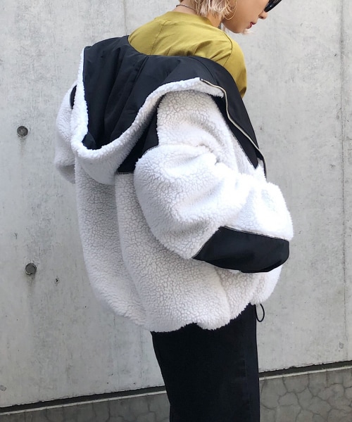 PAGEBOY（ページボーイ）の「ボアリバーシブルフードブルゾン（ジャケット/アウター・ホワイト×ブラック/アイボリー×カーキ/ブラウン×ネイビー）」の5枚目の写真