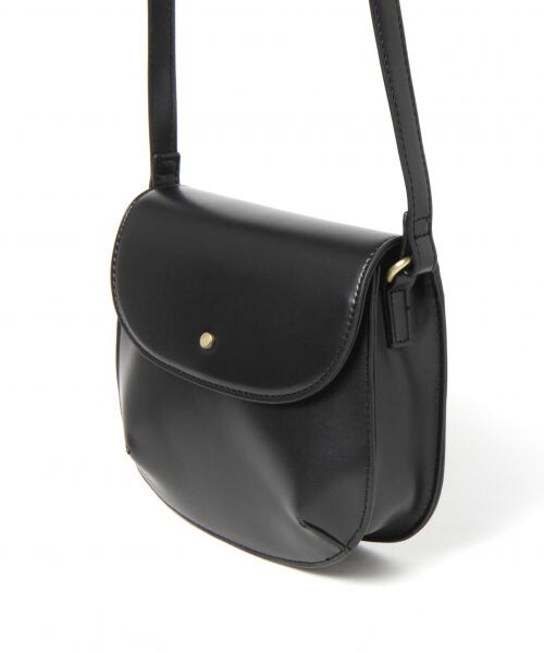 studio CLIP（スタディオクリップ）の「フェイクレザーフラップショルダーバッグ（バッグ・ブラック/ボルドー/キャメル）」の5枚目の写真