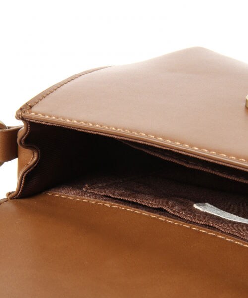 studio CLIP（スタディオクリップ）の「フェイクレザーフラップショルダーバッグ（バッグ・ブラック/ボルドー/キャメル）」の14枚目の写真