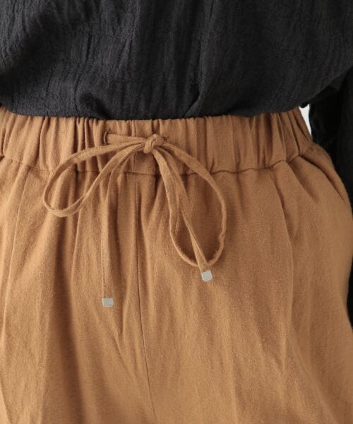 studio CLIP(スタディオクリップ)の「リネンレーヨン起毛ストレッチパンツ(パンツ・チェックブラウン/チェックネイビー/ブラック/ベージュ)」の12枚目の写真