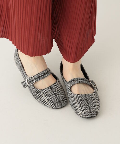 studio CLIP(スタディオクリップ)の「ワンストラップパンプス(シューズ・グレー/ブラック)」の1枚目の写真