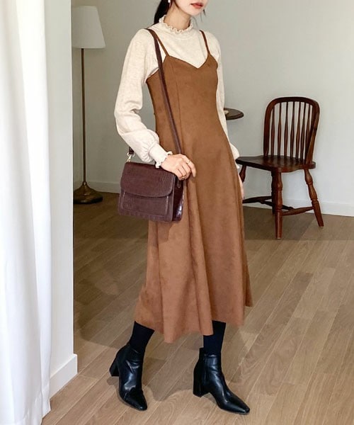 DHOLIC（ディーホリック）の「スエード調キャミワンピース（ワンピース・レディース・ピンク/ブラウン/ブラック・FREE）」の3枚目の写真