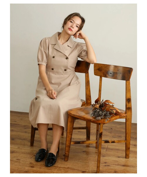 earth music&ecology（アースミュージックアンドエコロジー）の「【Special Price】ダブルブレストワンピース（ワンピース/ドレス・ベージュ/ブリックレッド/キャメル・F）」の3枚目の写真