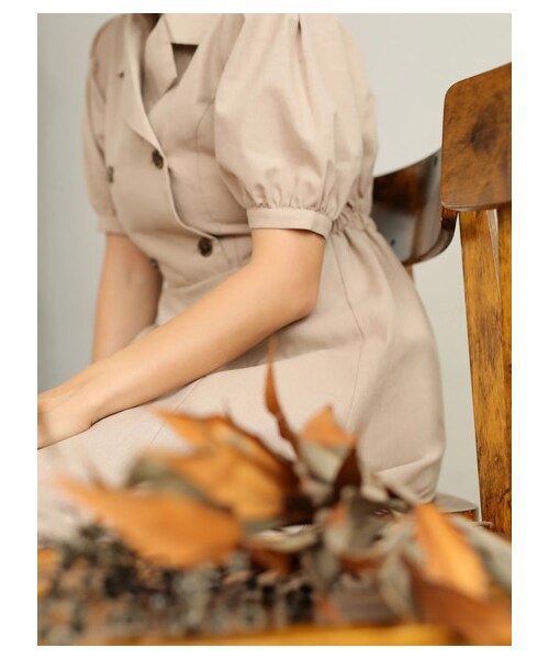 earth music&ecology（アースミュージックアンドエコロジー）の「【Special Price】ダブルブレストワンピース（ワンピース/ドレス・ベージュ/ブリックレッド/キャメル・F）」の6枚目の写真