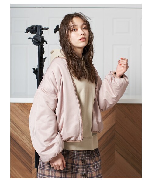 earth music&ecology(アースミュージックアンドエコロジー)の「【Special Price】リバーシブルボアブルゾン(ジャケット/アウター・アイボリー/ピンク/ベージュ・F)」の11枚目の写真