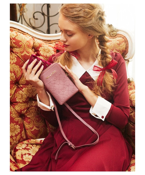 Maison de FLEUR（メゾンドフルール）の「モノグラムスマホ