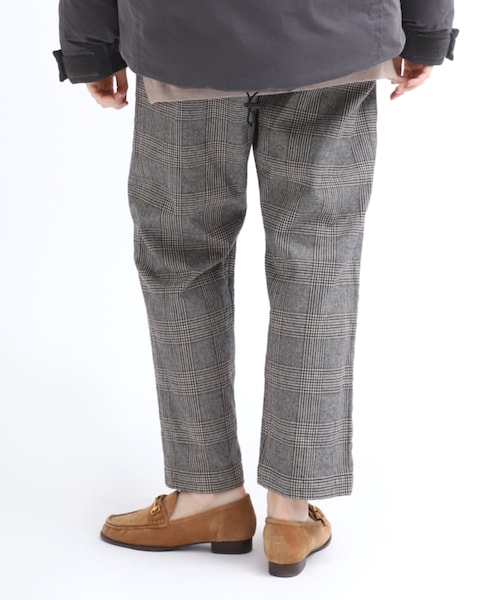 RNA-N（アールエヌエーエヌ）の「R3649 ヘビーツイルコットンチェックパンツ（パンツ・レディース・オフホワイトベース/ベージュベース/グリーンベース）」の6枚目の写真