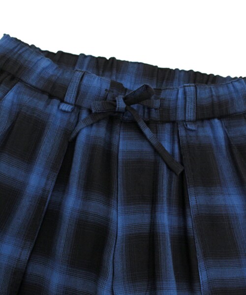 RNA（アールエヌエー）の「R3605 チェックベイカーパンツ（パンツ・レディース・ブルー/レッド）」の10枚目の写真