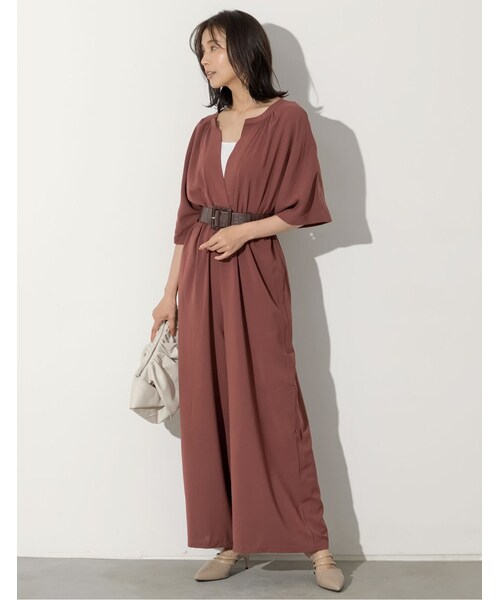 Re:EDIT（リエディ）の「[低身長向けSサイズ対応][お家で洗える]ウエストベルト付きVネックオールインワン（オールインワン・サロペット・レディース・ブラック/ブラウン/モカパープル・M/L/SC）」の2枚目の写真