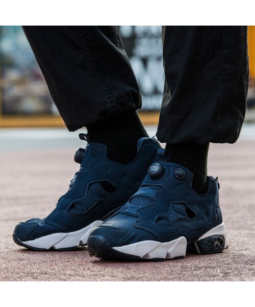Reebok(リーボック)の「インスタポンプフューリー OG / INSTAPUMP FURY OG(シューズ・カレッジネイビー/ホワイト(DV6986)/スカルグレー/ホワイト(DV6988)/ブラック/ホワイト(DV6985)/ブレーズンベリー/ブラック/ホワイト(M40933)/ブラック/ハイパーグリーン/リーボックレッド/ホワイト(V47514))」の11枚目の写真