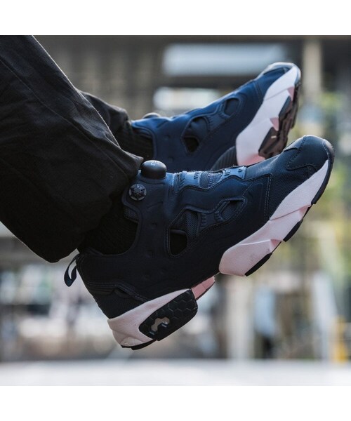 Reebok(リーボック)の「インスタポンプフューリー OG / INSTAPUMP FURY OG(シューズ・カレッジネイビー/ホワイト(DV6986)/スカルグレー/ホワイト(DV6988)/ブラック/ホワイト(DV6985)/ブレーズンベリー/ブラック/ホワイト(M40933)/ブラック/ハイパーグリーン/リーボックレッド/ホワイト(V47514))」の12枚目の写真