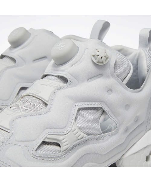 Reebok(リーボック)の「インスタポンプフューリー OG / INSTAPUMP FURY OG(シューズ・カレッジネイビー/ホワイト(DV6986)/スカルグレー/ホワイト(DV6988)/ブラック/ホワイト(DV6985)/ブレーズンベリー/ブラック/ホワイト(M40933)/ブラック/ハイパーグリーン/リーボックレッド/ホワイト(V47514))」の21枚目の写真