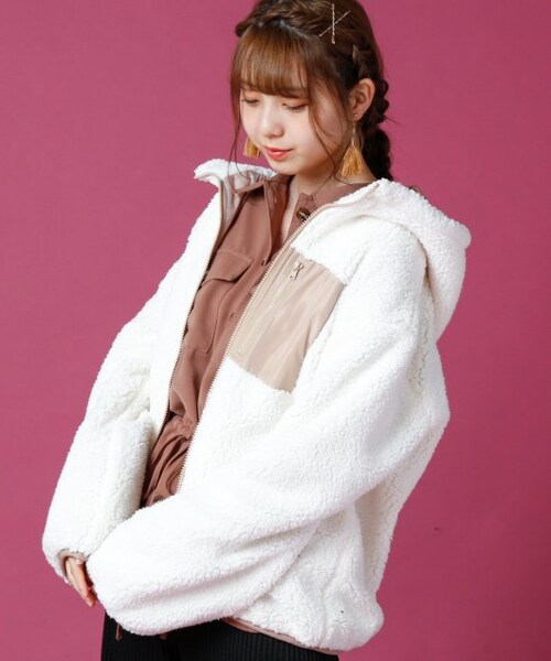 RAY CASSIN（レイカズン）の「配色ボアフードブルゾン（ジャケット/アウター・レディース・ブラウン/生成/ラベンダー・FREE）」の19枚目の写真