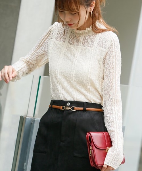 RAY CASSIN（レイカズン）の「立体レース長袖プルオーバー（トップス・レディース・黒/ブルー/ブラウン/オフ白・FREE）」の4枚目の写真