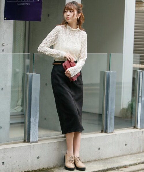 RAY CASSIN（レイカズン）の「立体レース長袖プルオーバー（トップス・レディース・黒/ブルー/ブラウン/オフ白・FREE）」の5枚目の写真