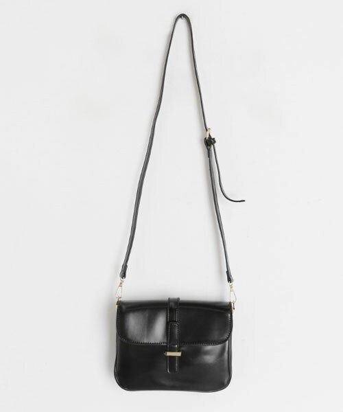 DHOLIC（ディーホリック）の「2WAYスクエアバッグ（ショルダーバッグ・レディース・グリーン/レッド/ブラウン/パープル/ブラック・FREE）」の2枚目の写真