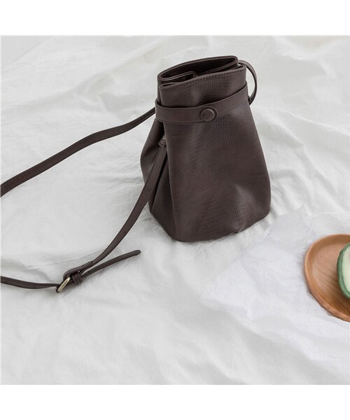 Lavish Gate（ラヴィッシュゲート）の「bag2-02440　型押しフェイクレザーバッグ　ブラウン　ブラック（ショルダーバッグ・レディース・その他）」の10枚目の写真