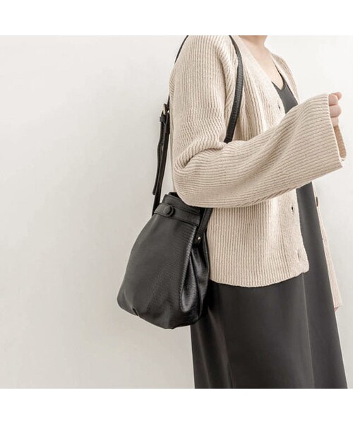 Lavish Gate（ラヴィッシュゲート）の「bag2-02440　型押しフェイクレザーバッグ　ブラウン　ブラック（ショルダーバッグ・レディース・その他）」の5枚目の写真