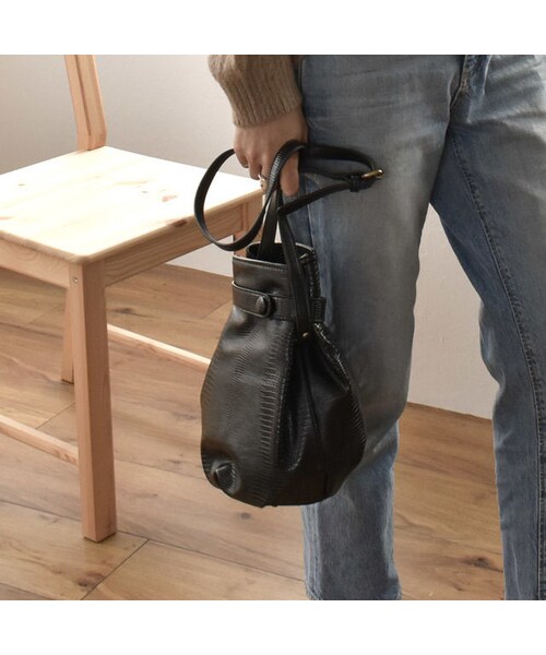 Lavish Gate（ラヴィッシュゲート）の「bag2-02440　型押しフェイクレザーバッグ　ブラウン　ブラック（ショルダーバッグ・レディース・その他）」の6枚目の写真