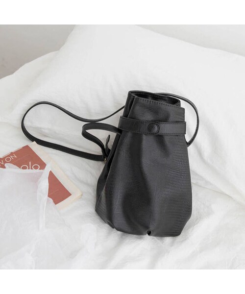 Lavish Gate（ラヴィッシュゲート）の「bag2-02440　型押しフェイクレザーバッグ　ブラウン　ブラック（ショルダーバッグ・レディース・その他）」の3枚目の写真