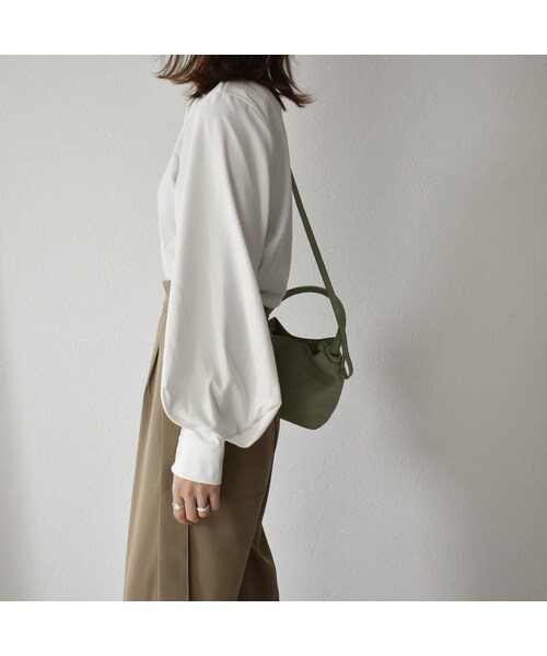 Lavish Gate（ラヴィッシュゲート）の「tops-02031　ボリュームスリーブ　バンドカラーシャツブラウス　ベージュ　ホワイト（シャツ/ブラウス・レディース・その他）」の4枚目の写真