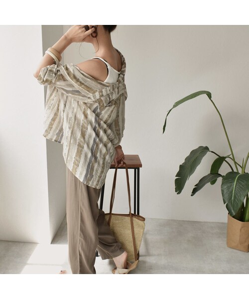 Lavish Gate(ラヴィッシュゲート)の「nh-tops-02116 ペイントストライプシャツ(シャツ/ブラウス・レディース・その他)」の2枚目の写真