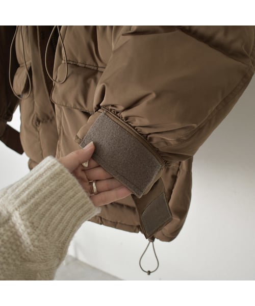 Lavish Gate(ラヴィッシュゲート)の「outer-02027 ミディ ダウンコート ブラウン ブラック(ダウンジャケット/コート・レディース・その他)」の13枚目の写真