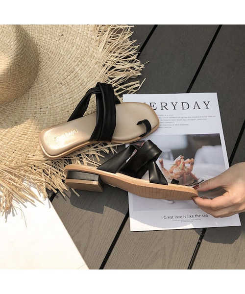 Lavish Gate（ラヴィッシュゲート）の「shoes-02062　フェイクレザー　サイドクロスサンダル　ブラウン　ブラック（サンダル・レディース・その他）」の5枚目の写真