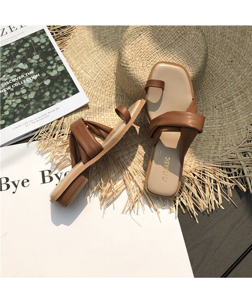 Lavish Gate（ラヴィッシュゲート）の「shoes-02062　フェイクレザー　サイドクロスサンダル　ブラウン　ブラック（サンダル・レディース・その他）」の6枚目の写真