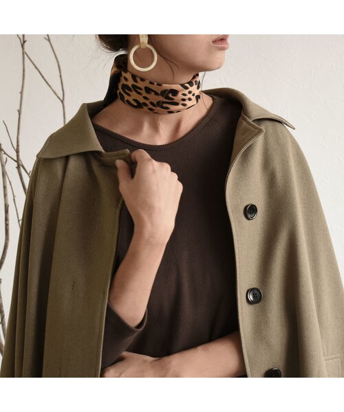 Lavish Gate（ラヴィッシュゲート）の「mb-scarf-02014　レオパード柄スカーフ　ブラウン×ブラック　グレージュ×ネイビー（バンダナ/スカーフ・レディース・その他）」の3枚目の写真