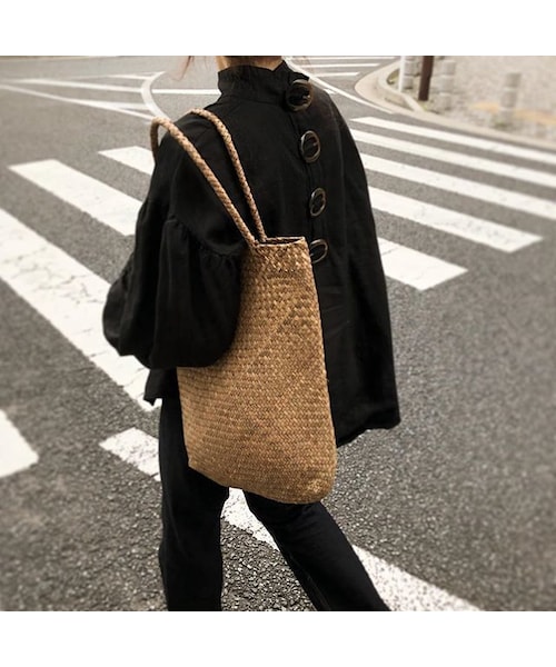 Lavish Gate（ラヴィッシュゲート）の「bag2-02214　ラタンかごバッグ　ウッドパーツ付きトートバッグ（かごバッグ・レディース・その他）」の2枚目の写真