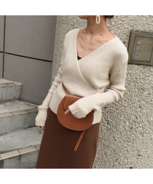 Lavish Gate（ラヴィッシュゲート）の「knit-02049　カシュクールリブトップス　ブラック　ホワイト　ベージュ（ニット/セーター・レディース・その他）」の6枚目の写真