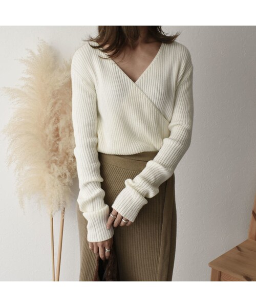 Lavish Gate（ラヴィッシュゲート）の「knit-02049　カシュクールリブトップス　ブラック　ホワイト　ベージュ（ニット/セーター・レディース・その他）」の2枚目の写真