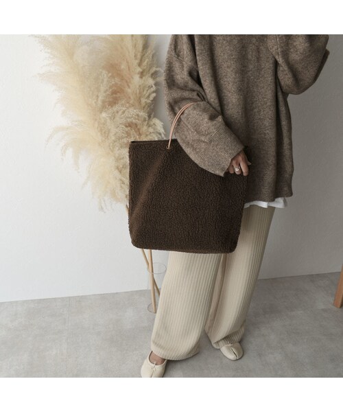 Lavish Gate（ラヴィッシュゲート）の「bag2-02476　本革ハンドル　ボアトートバッグ　オフホワイト　ダークブラウン（トートバッグ・レディース・その他）」の3枚目の写真