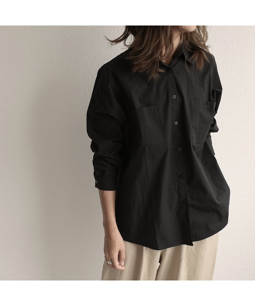 Lavish Gate（ラヴィッシュゲート）の「nh-tops-02129　バックスリット　オーバー シャツ　ブラック（シャツ/ブラウス・レディース・その他）」の2枚目の写真