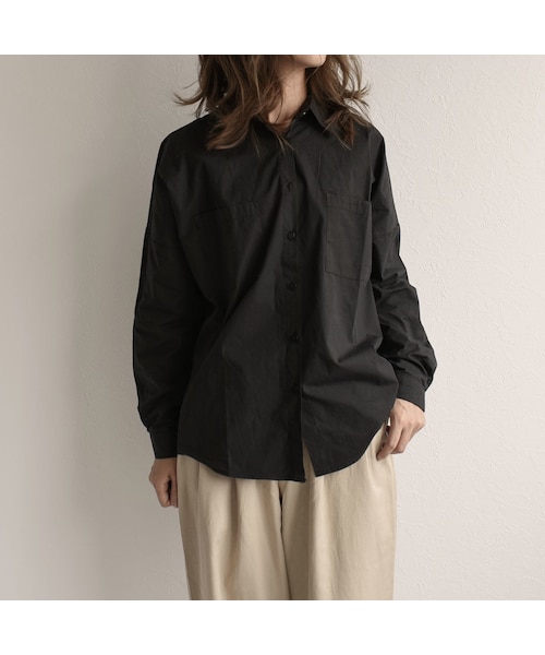 Lavish Gate（ラヴィッシュゲート）の「nh-tops-02129　バックスリット　オーバー シャツ　ブラック（シャツ/ブラウス・レディース・その他）」の5枚目の写真