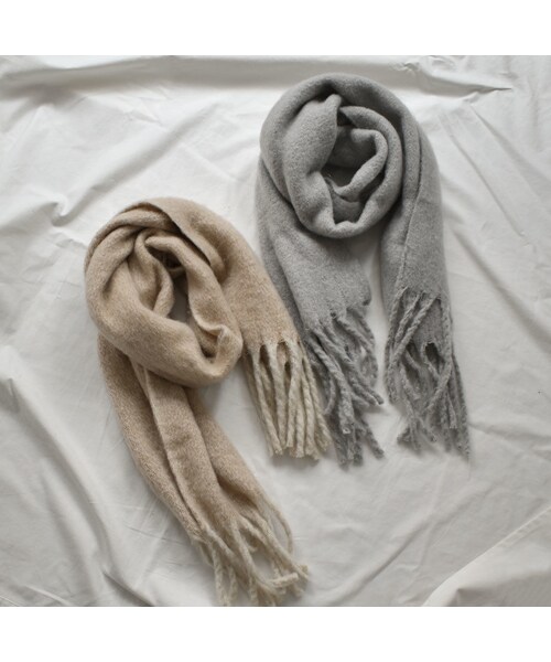 Lavish Gate（ラヴィッシュゲート）の「muffler-02009　ボリュームフリンジ マフラー　ライトグレー　ベージュ（マフラー・レディース・その他）」の5枚目の写真