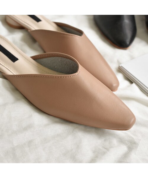 Lavish Gate（ラヴィッシュゲート）の「shoes-02056　フェイクレザー　ポインテッドトゥミュール　パンプス　ヌードカラー　ブラック（パンプス・レディース・その他）」の11枚目の写真