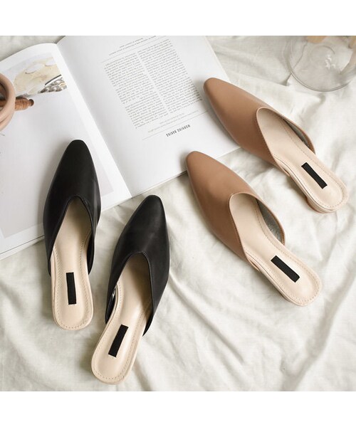 Lavish Gate（ラヴィッシュゲート）の「shoes-02056　フェイクレザー　ポインテッドトゥミュール　パンプス　ヌードカラー　ブラック（パンプス・レディース・その他）」の6枚目の写真