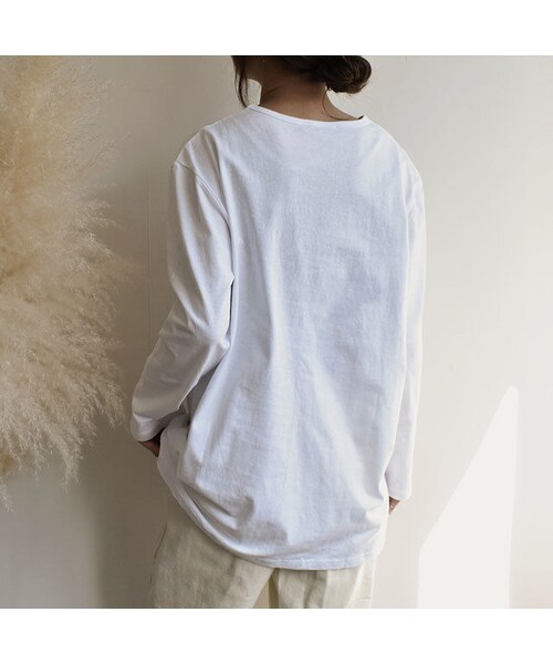 Lavish Gate（ラヴィッシュゲート）の「tops-02015 　サイドスリット　ロングＴシャツ　ホワイト（Tシャツ/カットソー・レディース・その他）」の4枚目の写真