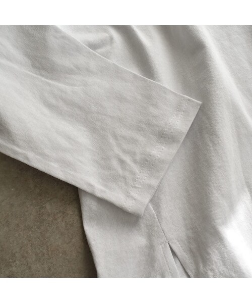 Lavish Gate（ラヴィッシュゲート）の「tops-02015 　サイドスリット　ロングＴシャツ　ホワイト（Tシャツ/カットソー・レディース・その他）」の9枚目の写真