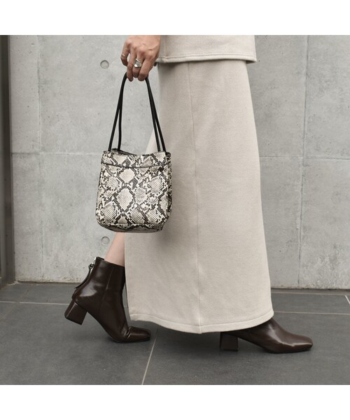 Lavish Gate（ラヴィッシュゲート）の「bag2-02472　パイソン柄　スクエアバッグ（ハンドバッグ・レディース・その他）」の4枚目の写真