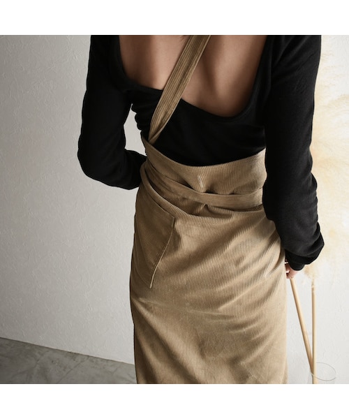 Lavish Gate（ラヴィッシュゲート）の「bottoms-04008　日本製　コーデュロイ　ワンショルダーストラップ　ラップスカート　ベージュ　ブラウン（スカート・レディース・その他）」の2枚目の写真