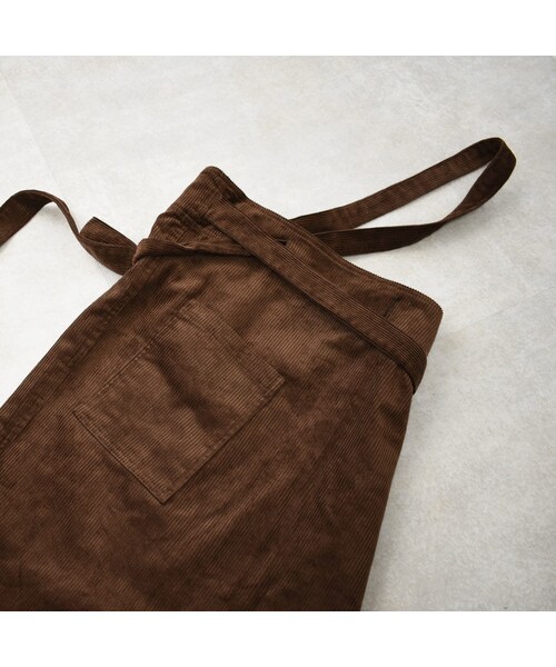 Lavish Gate（ラヴィッシュゲート）の「bottoms-04008　日本製　コーデュロイ　ワンショルダーストラップ　ラップスカート　ベージュ　ブラウン（スカート・レディース・その他）」の13枚目の写真