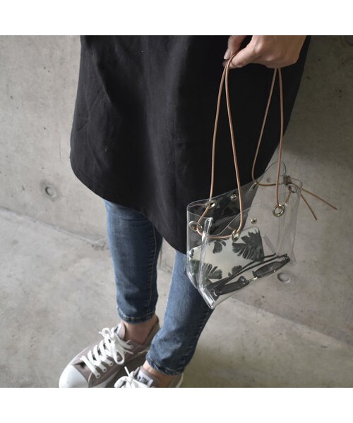 Lavish Gate（ラヴィッシュゲート）の「bag2-02331　本革ヌメコード　PVC素材　クリアバッグ　巾着バッグ（ショルダーバッグ・レディース・その他）」の10枚目の写真