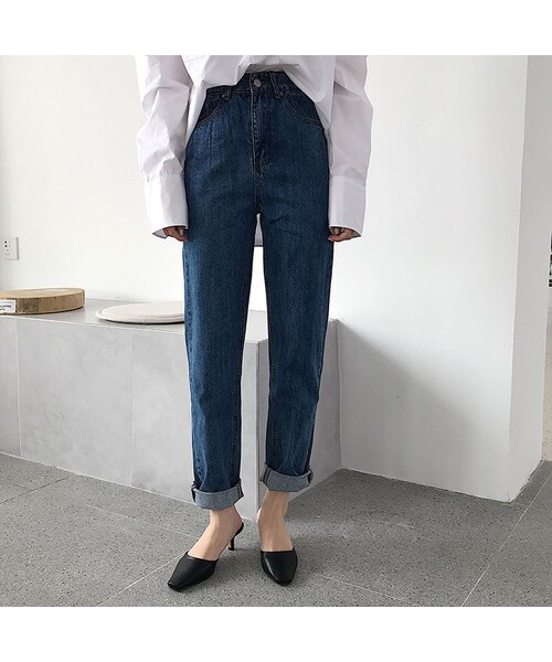 Lavish Gate（ラヴィッシュゲート）の「bottoms-02026　ハイウエスト　ワンウォッシュ　テーパードデニムパンツ（デニムパンツ・レディース・その他）」の2枚目の写真