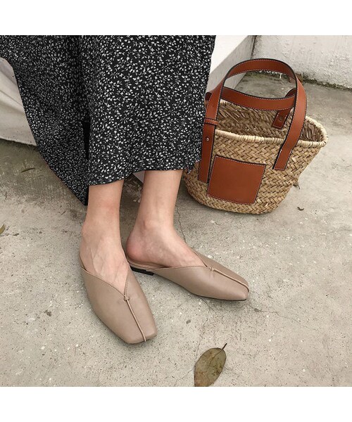 Lavish Gate（ラヴィッシュゲート）の「shoes-02067　センターシーム　スクエアトゥＶカットサンダル　エクリュ　モカ　ダークブラウン（サンダル・レディース・その他）」の9枚目の写真