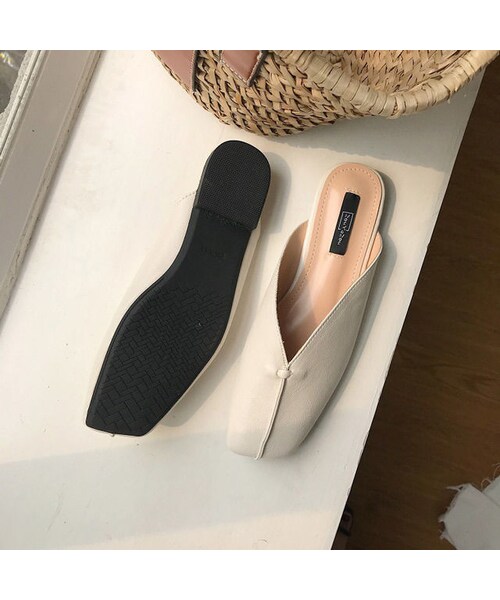 Lavish Gate（ラヴィッシュゲート）の「shoes-02067　センターシーム　スクエアトゥＶカットサンダル　エクリュ　モカ　ダークブラウン（サンダル・レディース・その他）」の4枚目の写真